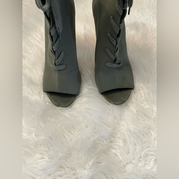 Steve Madden Olive Knit Stiletto Booties 8.5 - Picture 9 of 12